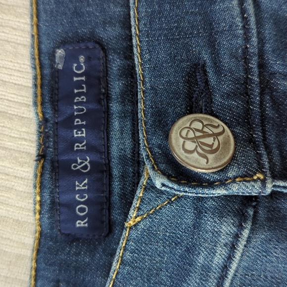 Rock & Republic Berlin Distressed Denim Jeans 8M Blue Pockets - Picture 3 of 16
